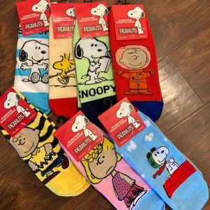 NWT 7 Peanuts Charley Brown No Show Socks